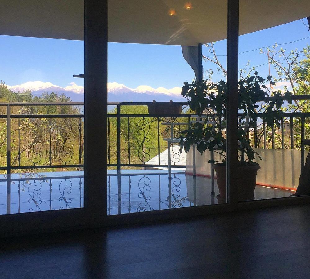 Nino's Veranda